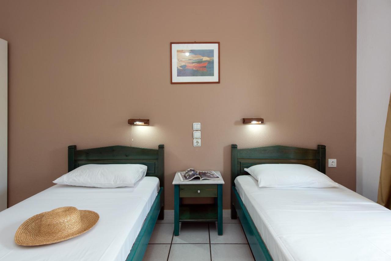 Eriva Hotel อาคาราวี ภายนอก รูปภาพ
